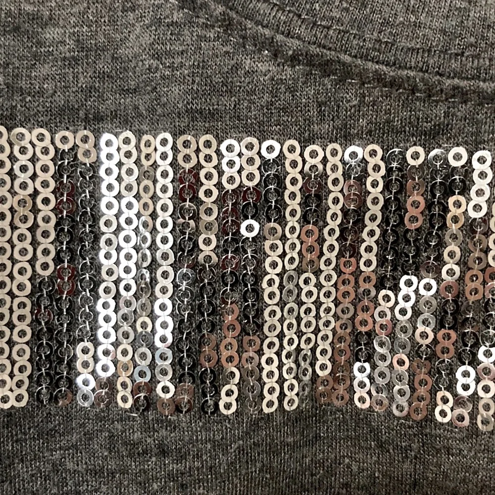 D-Signed Disney sequined tee size L (girl)